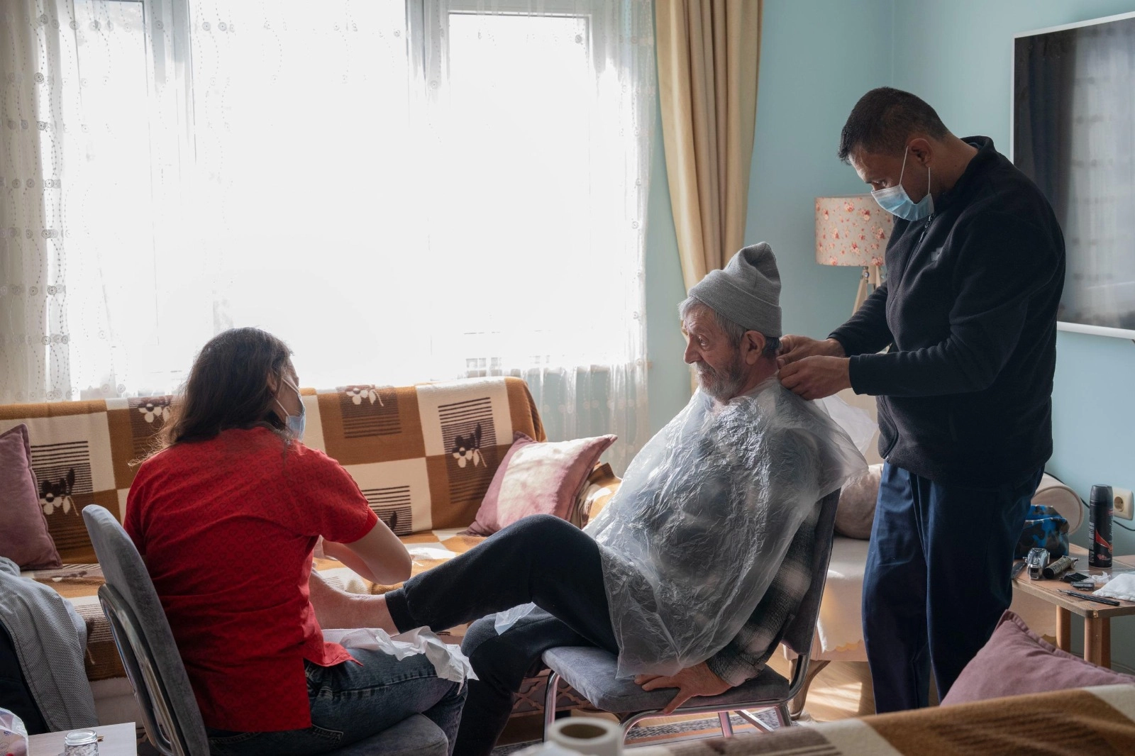 Milas Belediyesi evde berber ve kuaf&ouml;rl&uuml;k hizmetini s&uuml;rd&uuml;r&uuml;yor