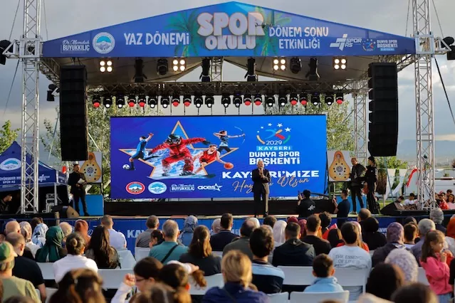 Kayseri B&uuml;y&uuml;kşehir'in Yaz Spor Okulu'nda 15 bin &ouml;ğrenci yer aldı