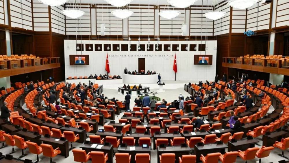 TBMM yeni yasama yılına fon krizi g&uuml;ndemiyle başlıyor 
