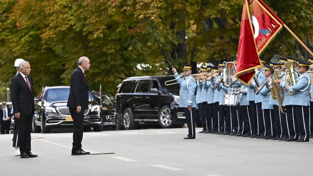 Erdoğan&rsquo;dan yeni anayasa &ccedil;ağrısı: &lsquo;Kolları sıvamak herkes i&ccedil;in ger&ccedil;ek bir samimiyet sınavıdır&rsquo; 