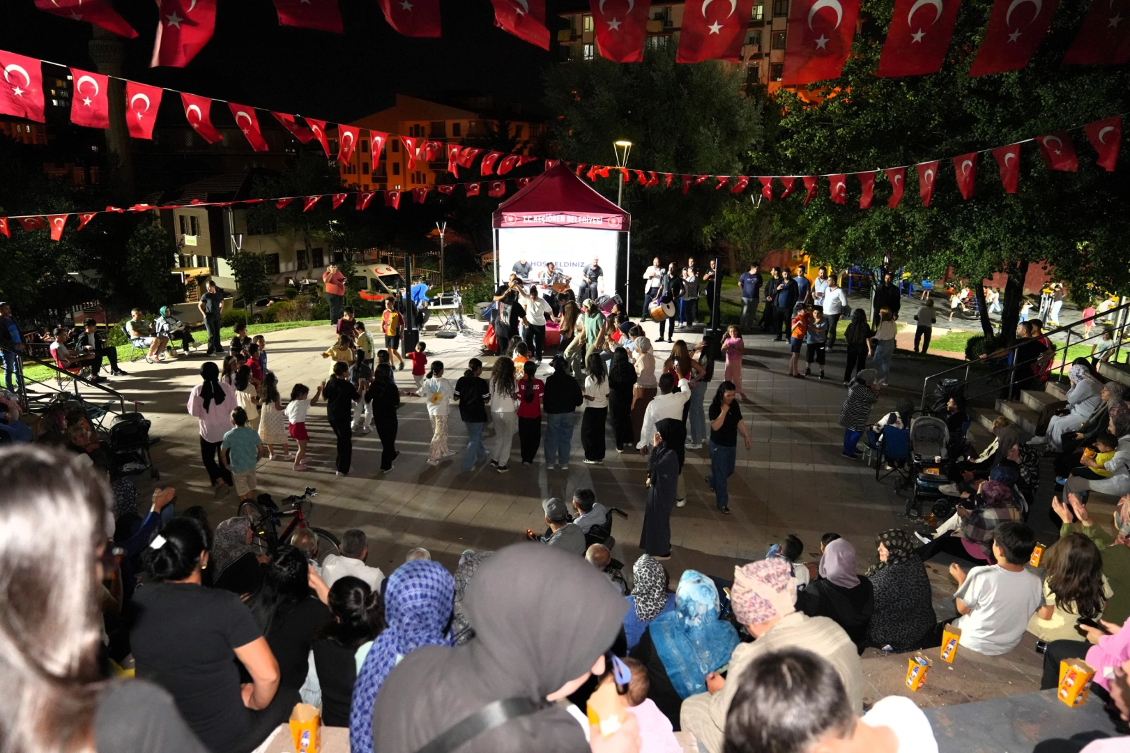 Ankara Ke&ccedil;i&ouml;ren&rsquo;de park konseri coşkusu devam ediyor