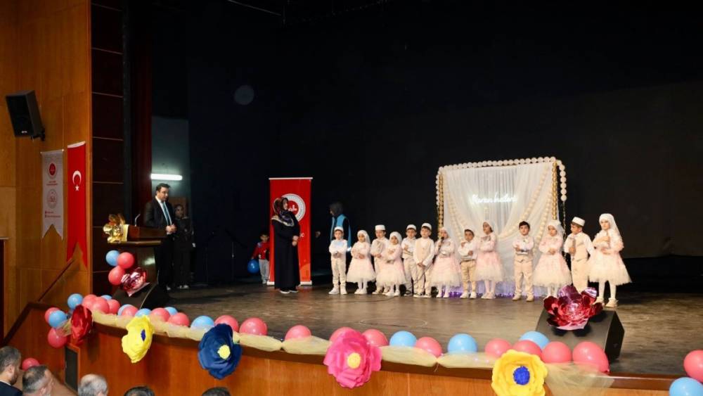Kahta&rsquo;da &lsquo;Kur&rsquo;an Kursları Yıl Sonu Kapanış Programı &lsquo;d&uuml;zenlendi 