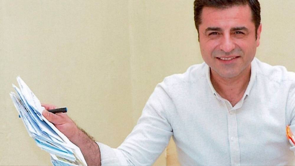 Demirtaş&rsquo;a 'Cumhurbaşkanı'na hakaret' su&ccedil;undan 1 yıl 5 ay 15 g&uuml;n hapis 