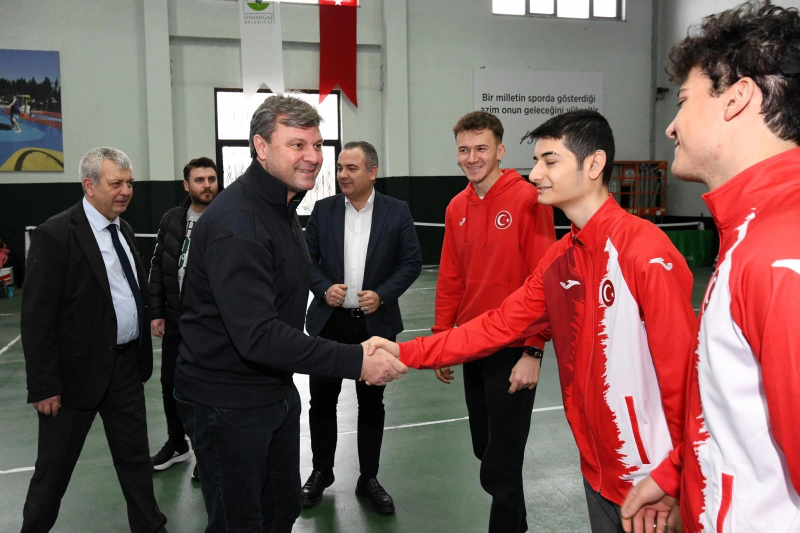 Gen&ccedil; sporculara moral desteği! Ertuğrul Sağlam Osmangazi&rsquo;de