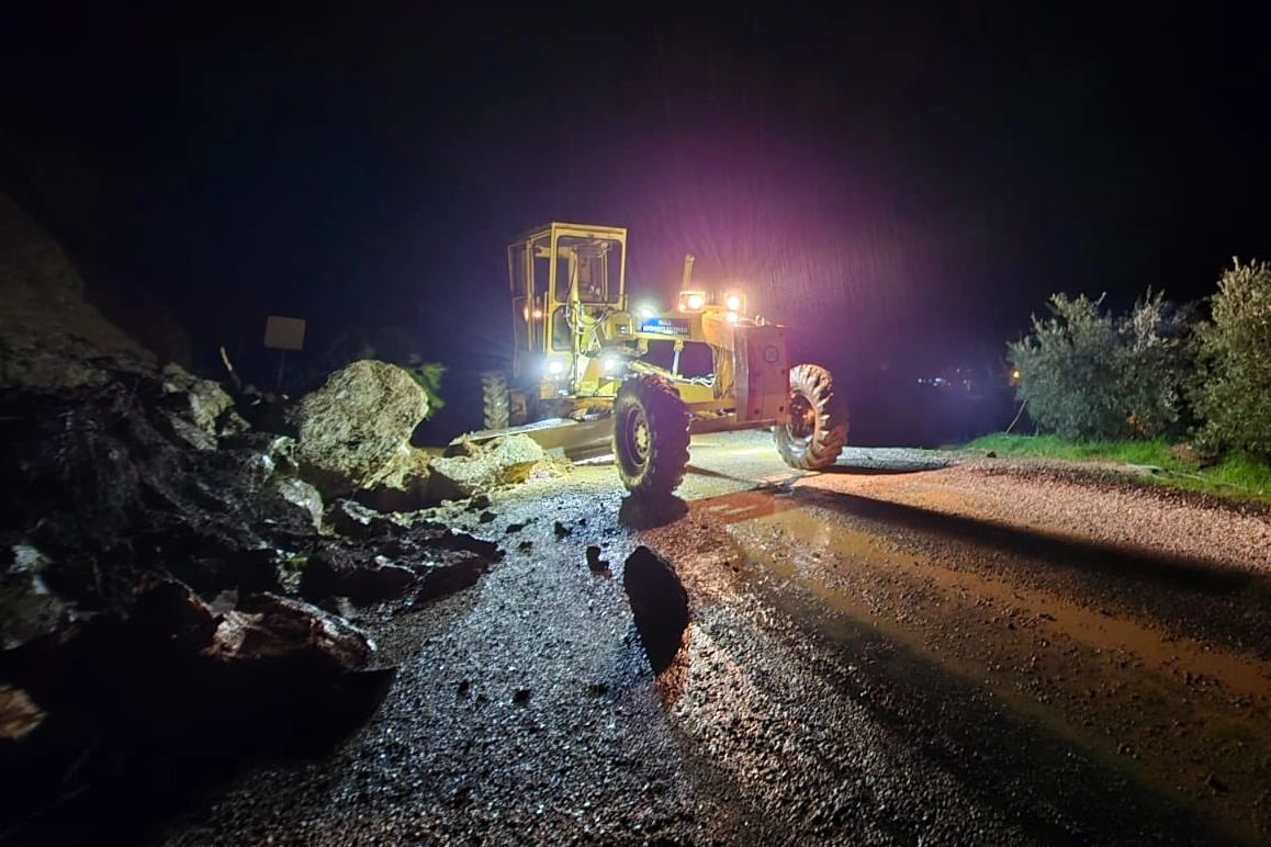 Muğla&rsquo;da şiddetli yağış taşkınlara yol a&ccedil;tı