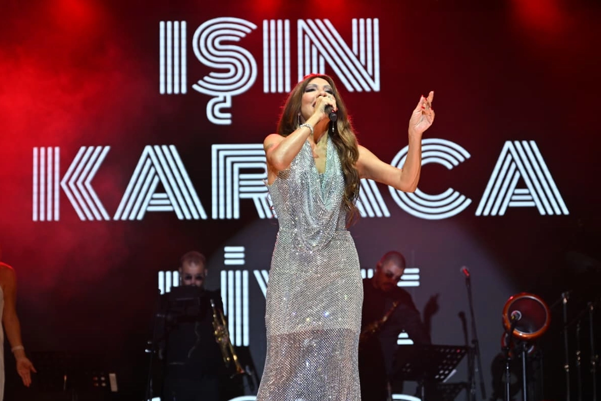 Işın Karaca, Manisa G&ouml;rdes'in kurtuluş coşkusuna ortak oldu