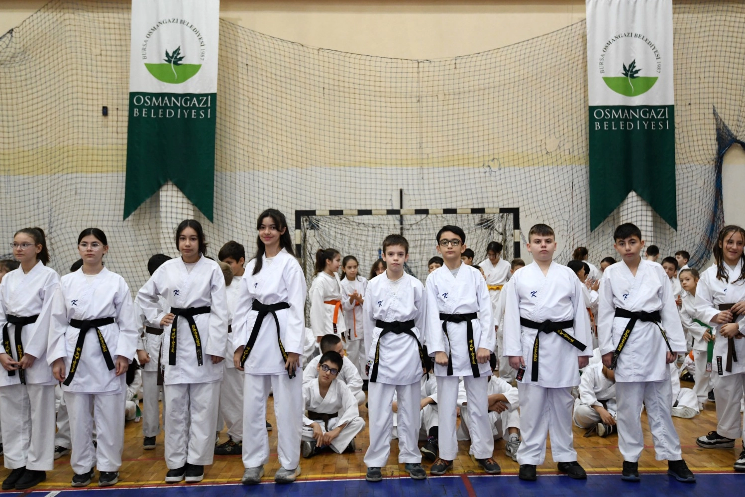 Bursa Osmangazi&rsquo;de 300 karateci kuşak sevinci yaşadı