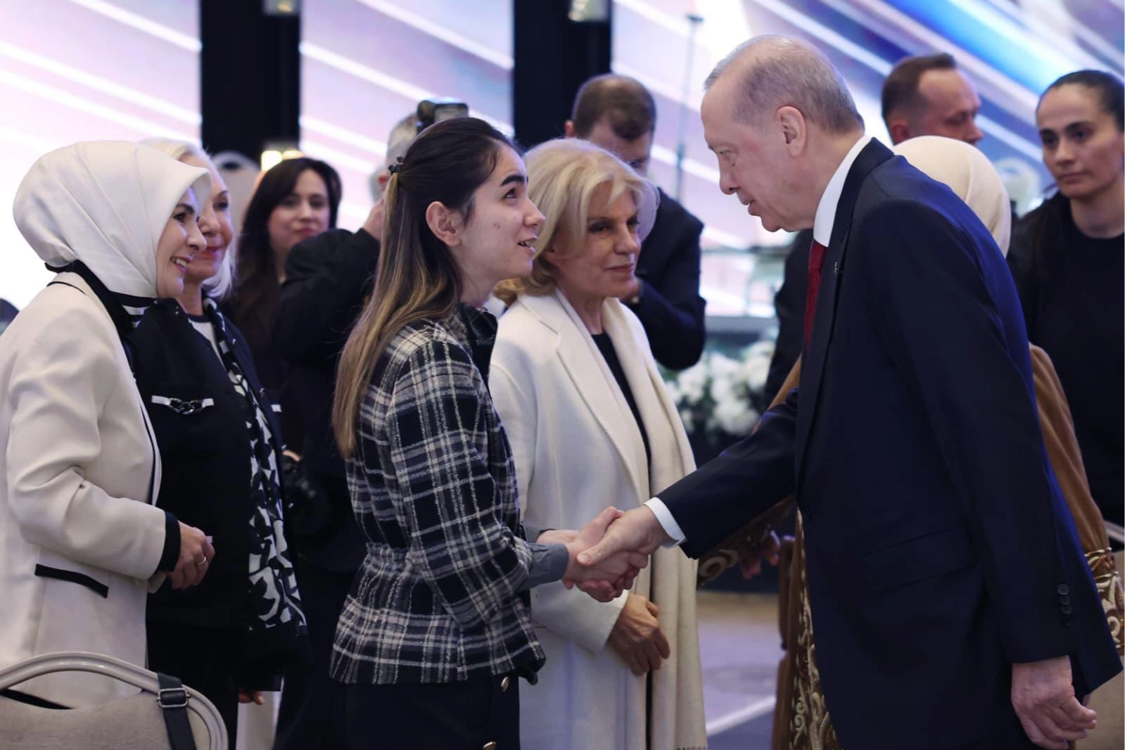 Erdoğan: Kadına şiddete sıfır tolerans politikamız s&uuml;recek