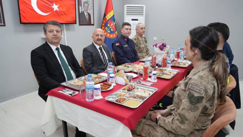 Adıyaman&rsquo;da Jandarma &Ouml;zel Harekat Taburu&rsquo;nda iftar programı d&uuml;zenlendi 