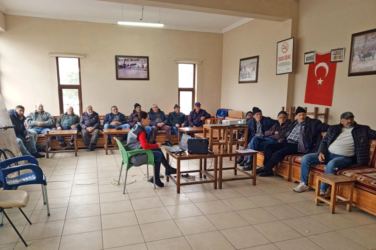 Kayseri Talas'ta &ccedil;ift&ccedil;iye eğitimler s&uuml;r&uuml;yor