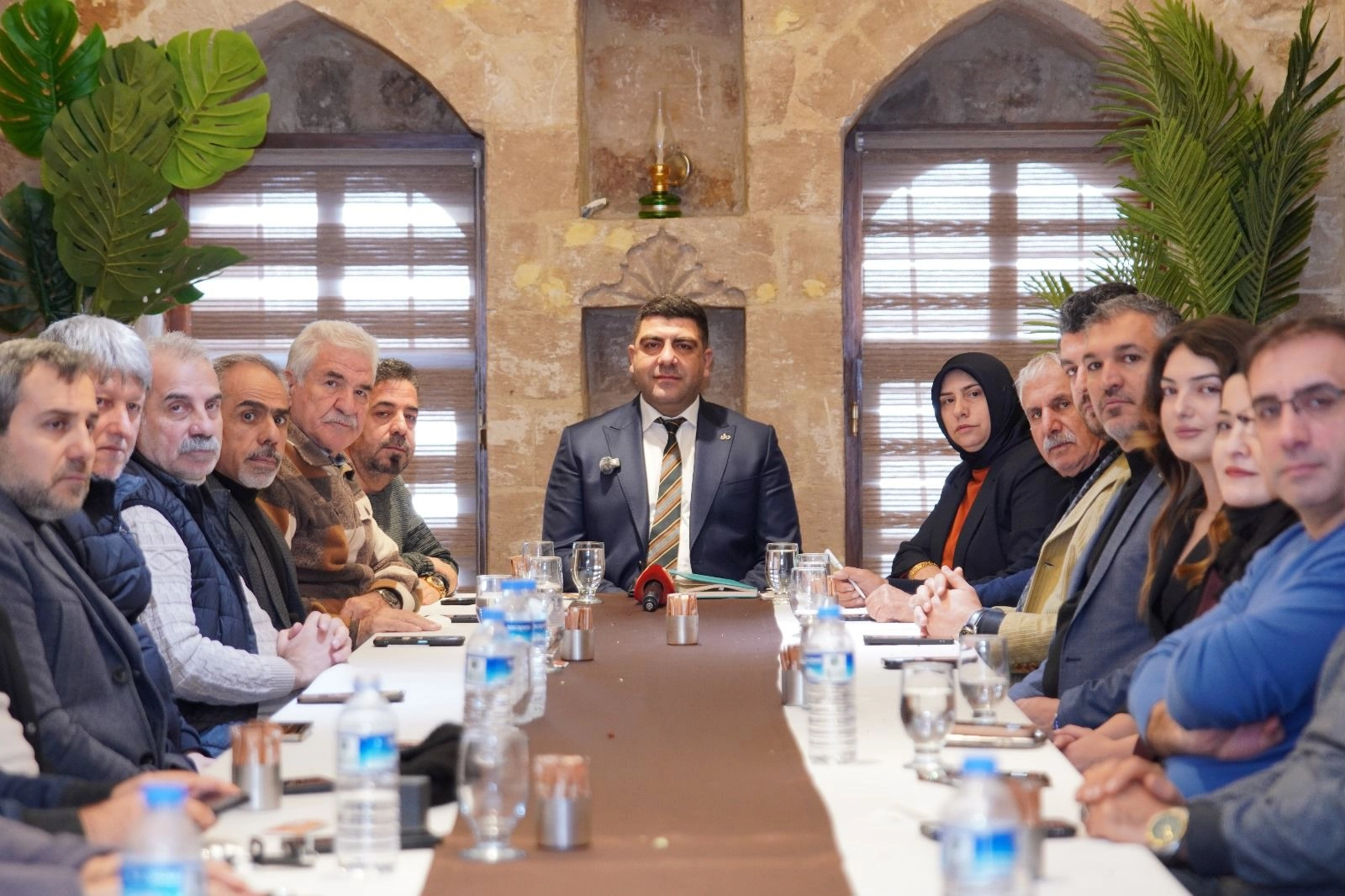 Mardin'de AK Parti İl Başkanı &Uuml;nc&uuml; gazetecilerle buluştu