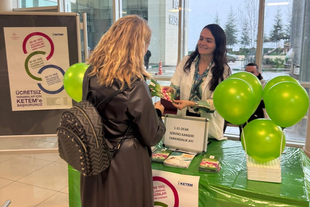 Mudanya İl&ccedil;e Sağlık'tan serviks kanseri i&ccedil;in farkındalık standı