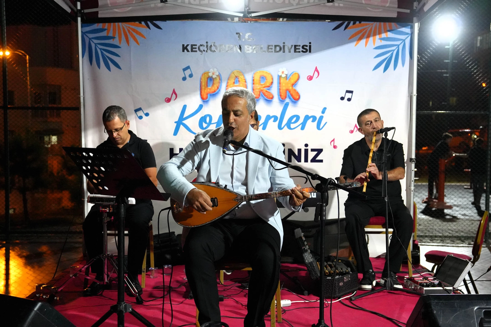 Ke&ccedil;i&ouml;ren&rsquo;in mahallelerinde park konserleri ş&ouml;leni yaşanıyor