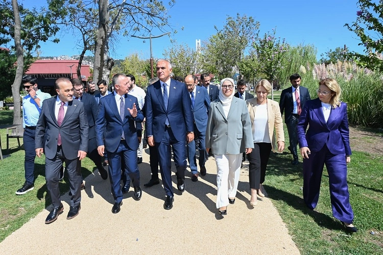 K&uuml;lt&uuml;r Bakanı'ndan Kocaeli &ccedil;ıkarması