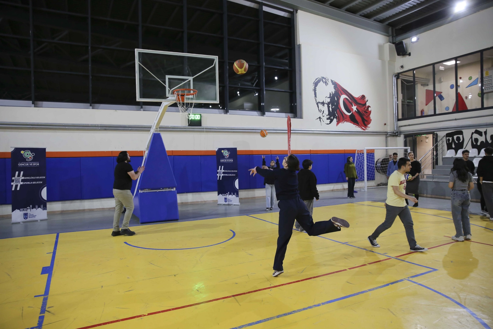 Ankara'da 90&rsquo;lar sokak oyunlarıyla ramazan etkinliği