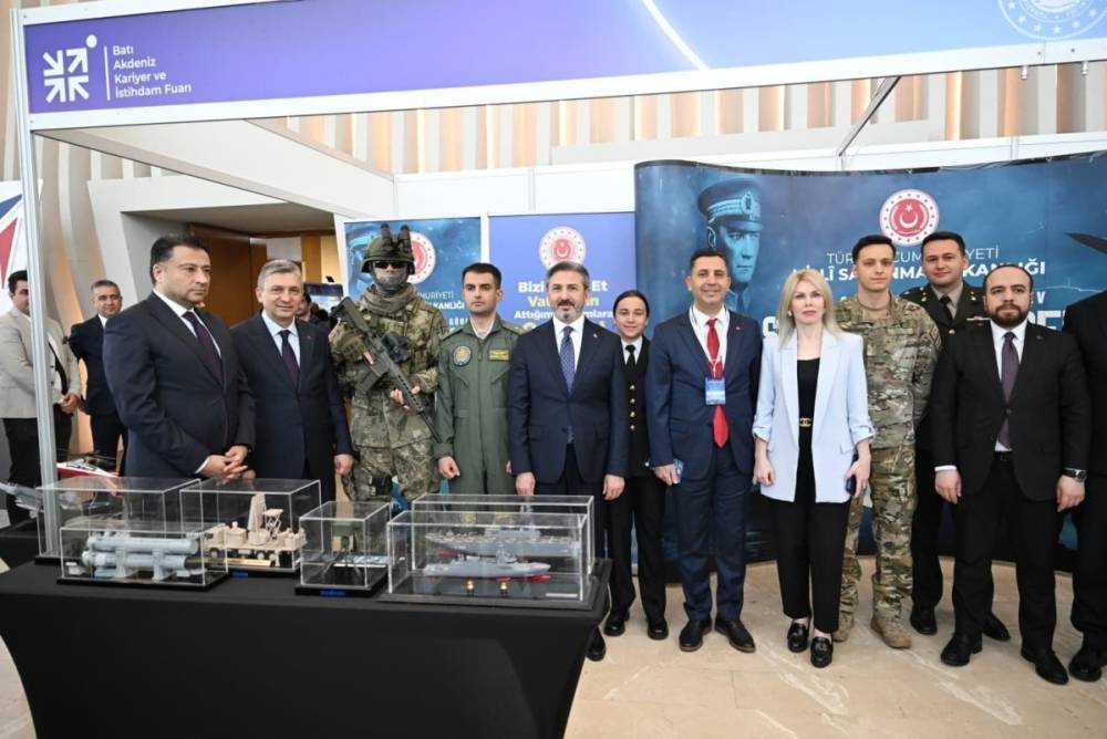 Bakan Yardımcısı Ahmet Aydın gen&ccedil;lerle bir araya geldi 