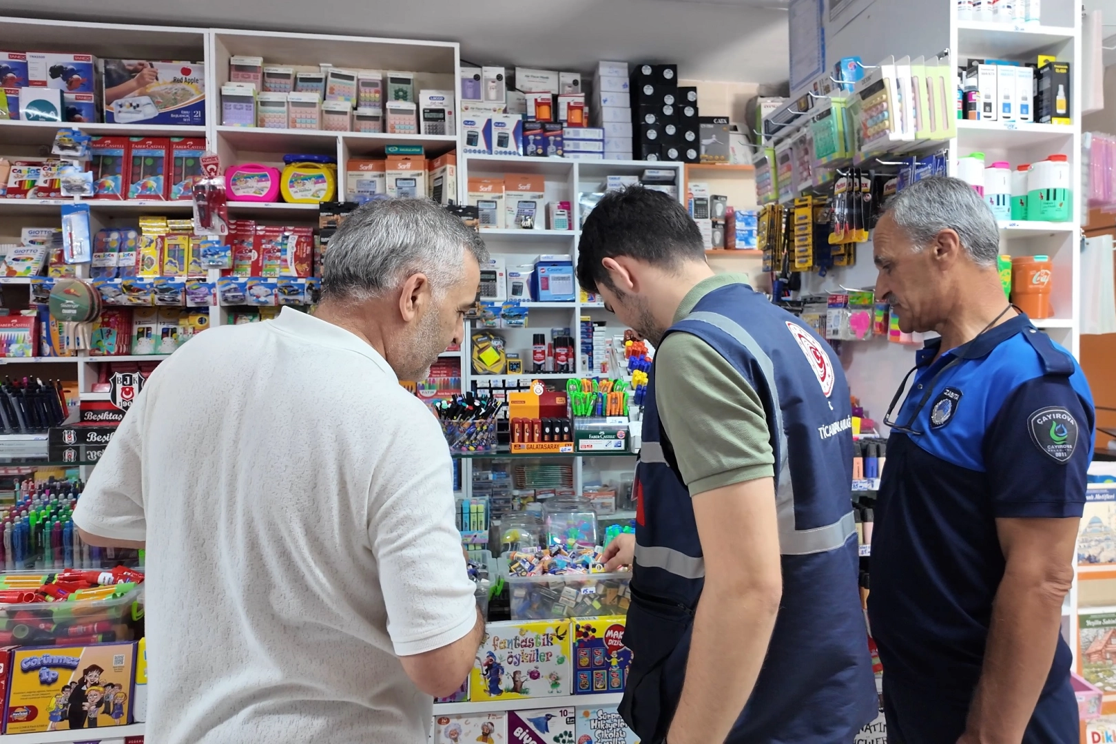 &Ccedil;ayırova Zabıtası&rsquo;ndan &ccedil;ok y&ouml;nl&uuml; denetim