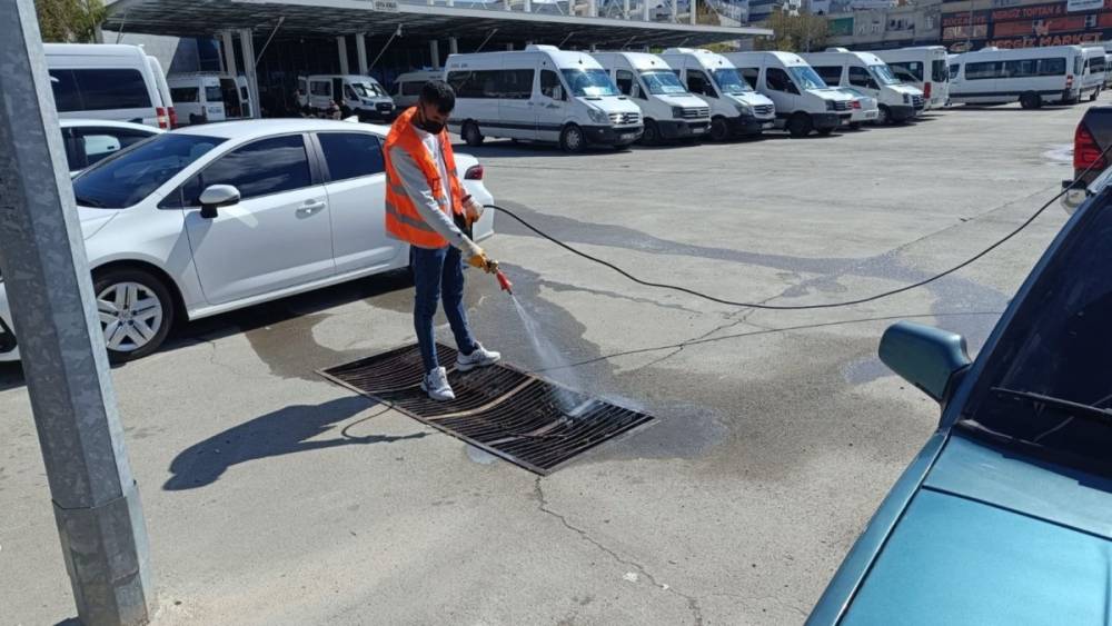 Kahta&rsquo;da yaz &ouml;ncesi haşereyle m&uuml;cadele &ccedil;alışmaları yoğunlaştı 
