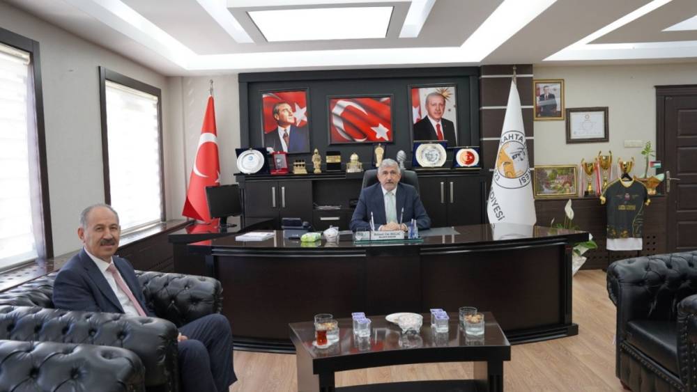 Kardeş Belediye Başkanı Arpa&ccedil;ay&rsquo;dan Kahta Belediyesi&rsquo;ne ziyaret 