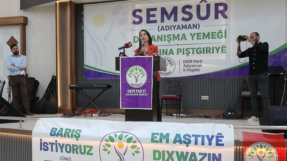 Hatimoğulları: &lsquo;CHP operasyonları s&uuml;reci sabote ediyor, k&ouml;k yasa &ccedil;ıkmadan meclis kapanmamalı&rsquo; 
