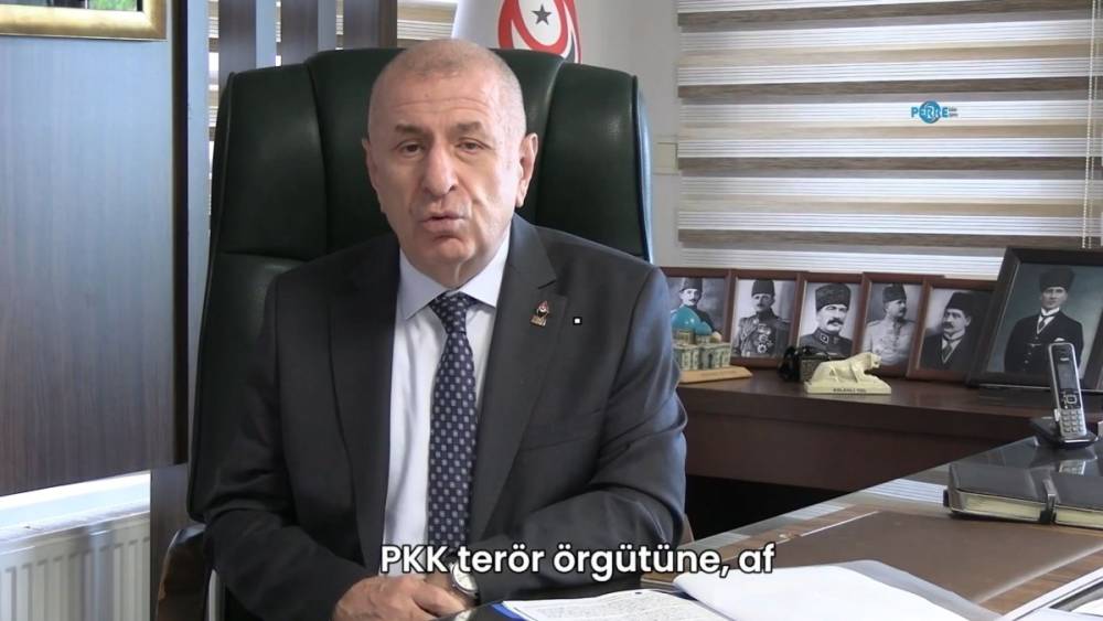 &Uuml;mit &Ouml;zdağ&rsquo;dan &ouml;ğretmenlere &ccedil;ağrı: &lsquo;Atat&uuml;rk&rsquo;&uuml; ve Kurtuluş Savaşı&rsquo;nı anlatmaya devam edin&rsquo;  