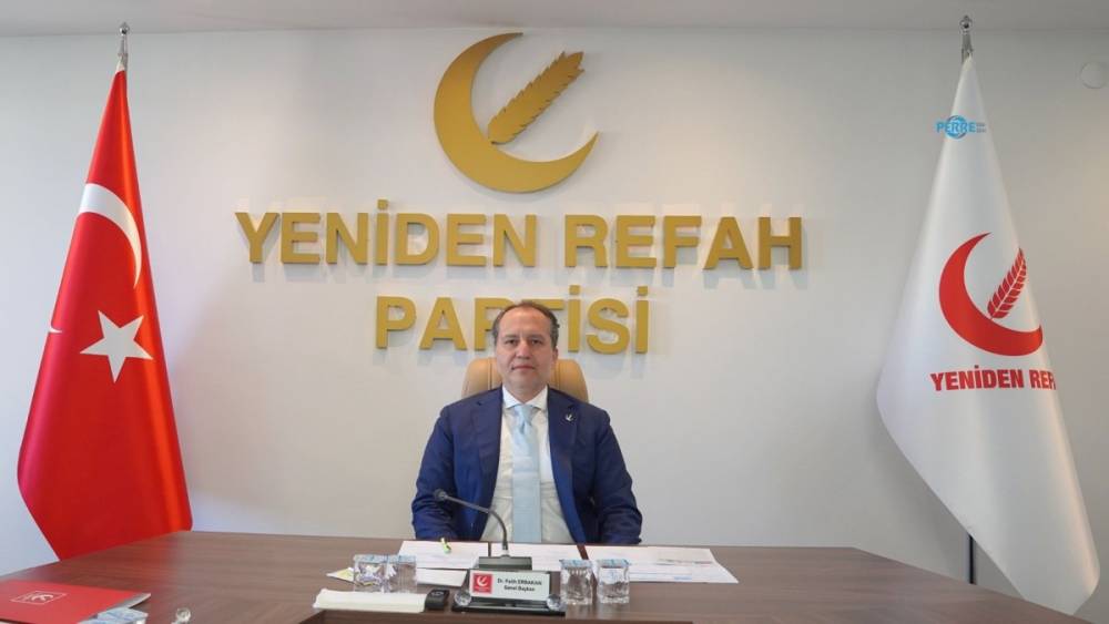 Erbakan: T&uuml;rkiye NATO Zirvesi&rsquo;nde ev sahibi olarak oturduğu masadan garson olarak kalktı 