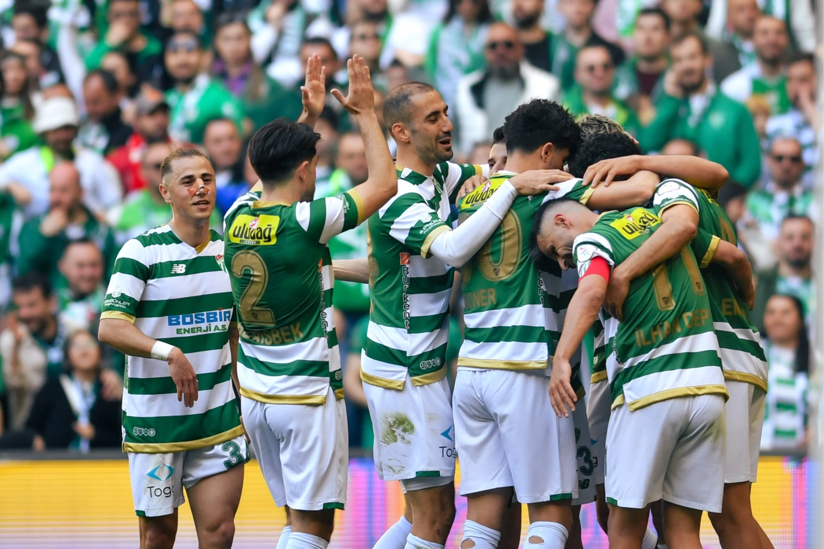 Bursaspor 1. Lig&rsquo;e y&uuml;kseldi... Bursa'da 5 goll&uuml; zafer!