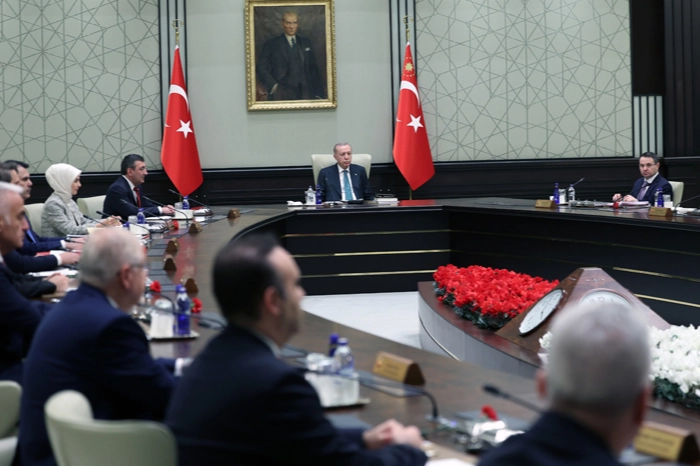 Kabine Orta Doğu g&uuml;ndemi ve ekonomiye etkileri ile toplanıyor