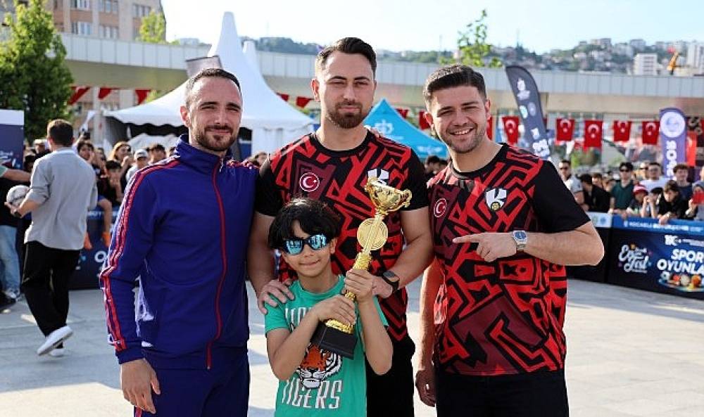 En Sportif Fest'te &ldquo;Kadim Futbol" r&uuml;zg&acirc;rı