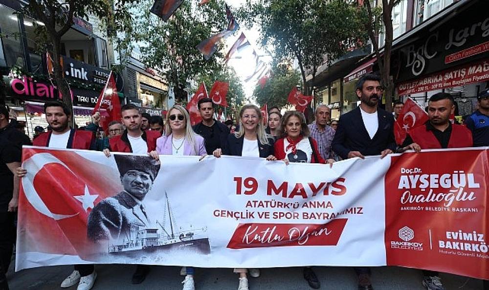 Bakırk&ouml;y'de Pedallar Atat&uuml;rk ve T&uuml;rk Gen&ccedil;liği İ&ccedil;in &Ccedil;evrildi