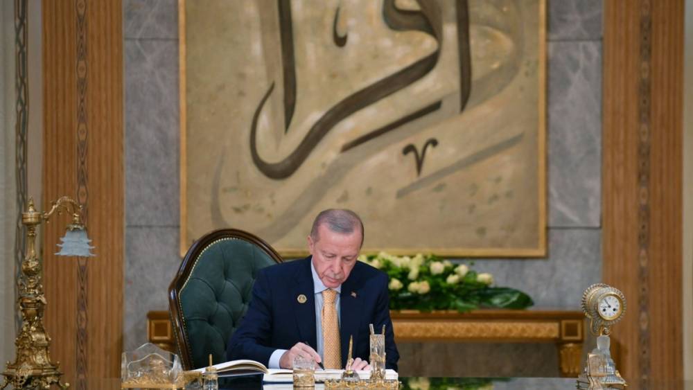 Cumhurbaşkanı Erdoğan: 'İslam ülkeleri olarak İsrail’e karşı adımlara öncülük etmeliyiz' 