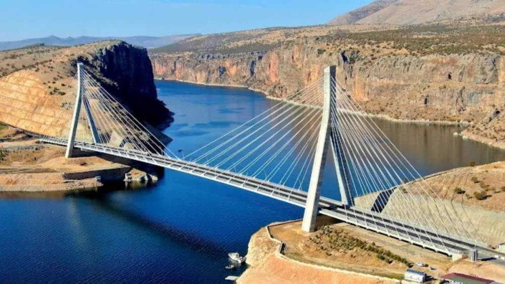 Bakan Uraloğlu, Nissibi K&ouml;pr&uuml;s&uuml;&rsquo;n&uuml;n 11&rsquo;inci yılını kutladı 