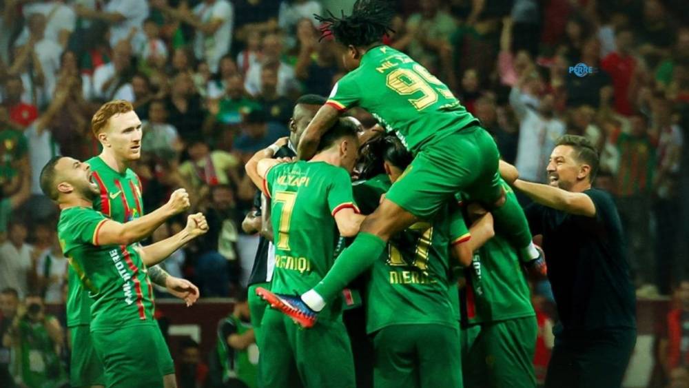 S&uuml;per Lig'in yeni lideri Amedspor: Amedspor 3-2 Beşiktaş  