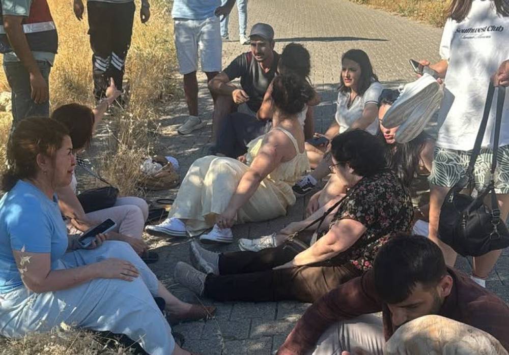 Nemrut gezisi kabusa d&ouml;nd&uuml;: 13 yaralı 